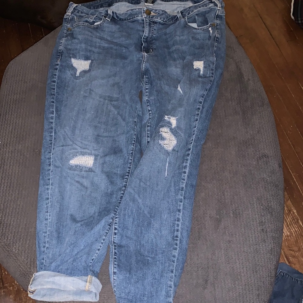Distressed boyfriend jeans